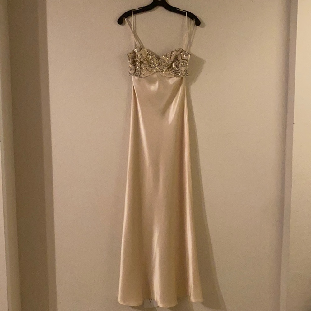 Stunning Satin Evening Gown -Size 6